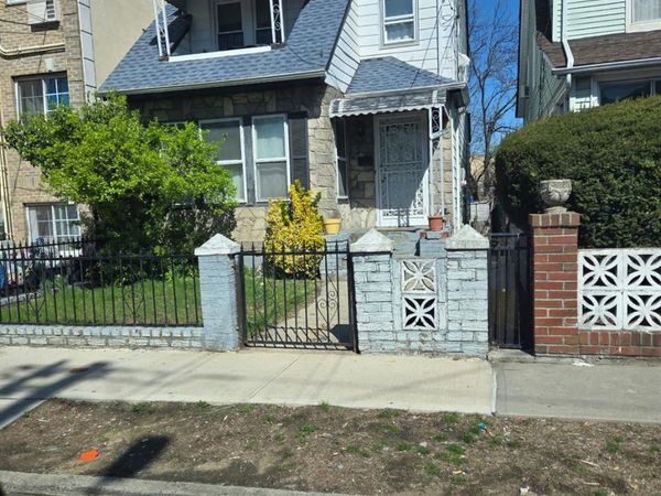 189-21 117th Road, Saint Albans, NY 11412