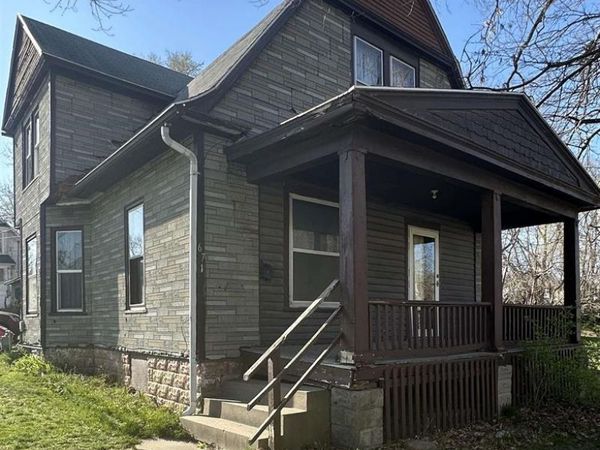 671 Higbee Avenue, Burlington, IA 52601