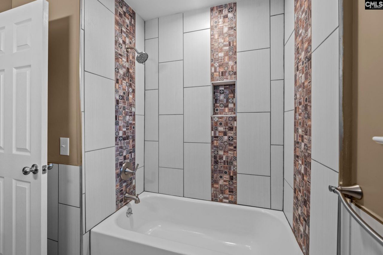 7819 Charles Towne Drive Photo 18