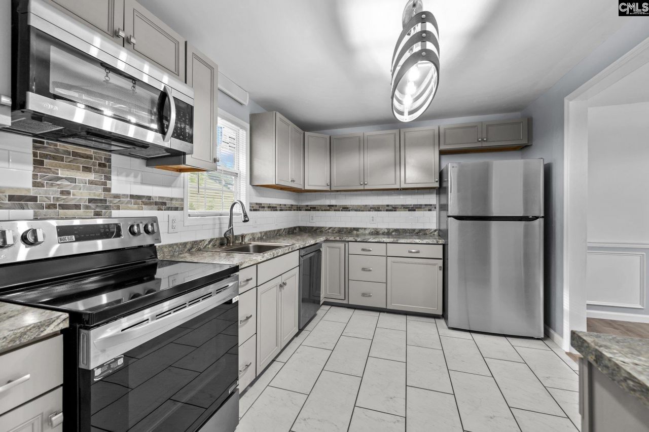 7819 Charles Towne Drive Photo 7