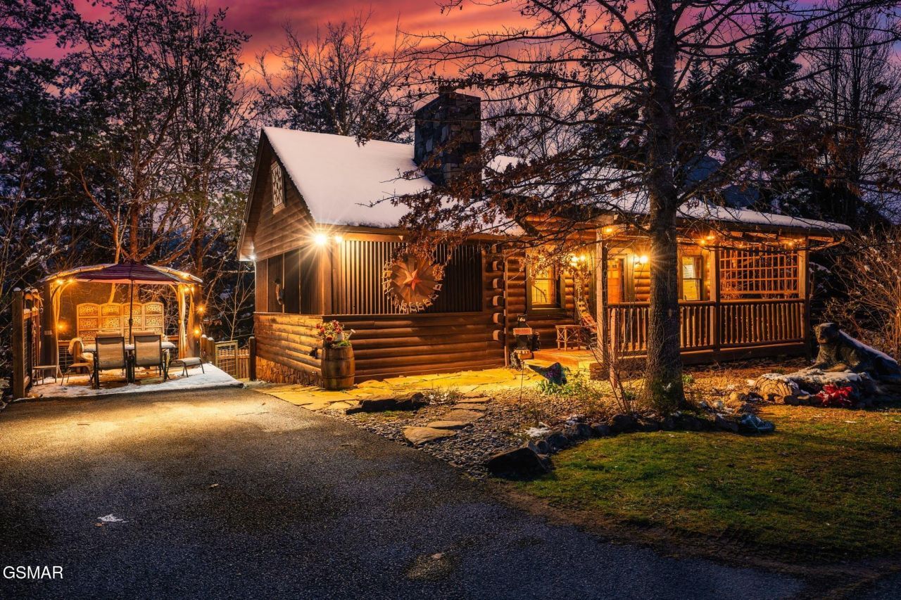 1014 Walini Way, Sevierville, TN 37876 Main Photo