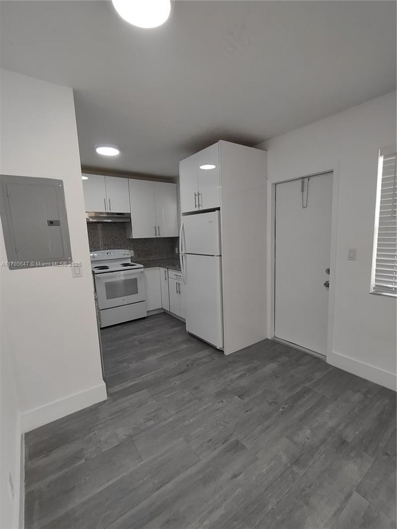 1895 Venice Park Dr, Unit 16B, North Miami, FL 33181 Photo