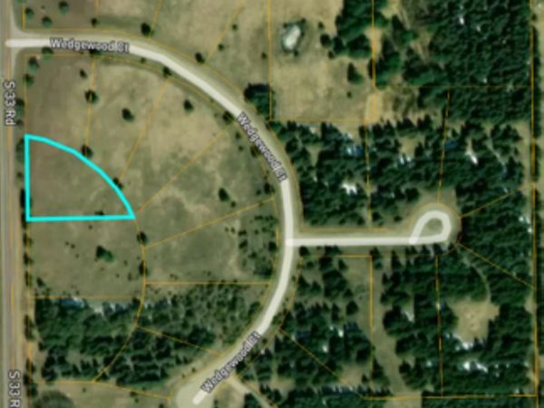 24 Wedgewood Court, Cadillac, MI 49601