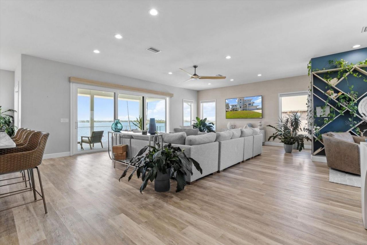 12010 W Bayshore Drive, Crystal River, FL 34429 Photo