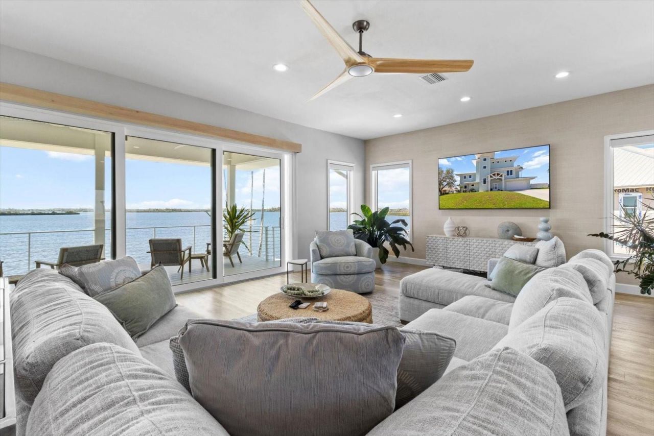 12010 W Bayshore Drive, Crystal River, FL 34429 Photo