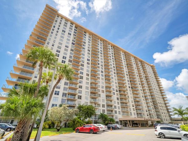 230 174th Street, Unit 814, Sunny Isles Beach, FL 33160