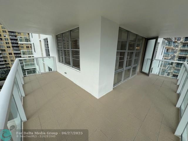 230 174th St, Unit 814, Sunny Isles Beach, FL 33160 Photo