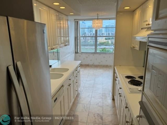 230 174th St, Unit 814, Sunny Isles Beach, FL 33160 Photo
