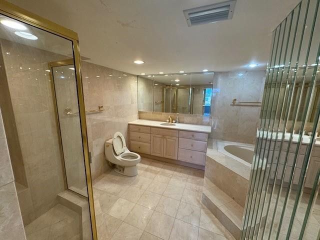 230 174th Street, Unit 814, Sunny Isles Beach, FL 33160 Photo