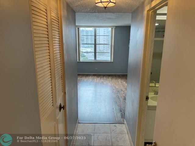 230 174th St, Unit 814, Sunny Isles Beach, FL 33160 Photo