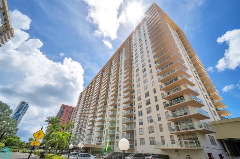230 174th St, Unit 814, Sunny Isles Beach, FL 33160 Photo