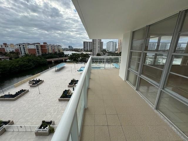 230 174th Street, Unit 814, Sunny Isles Beach, FL 33160 Photo