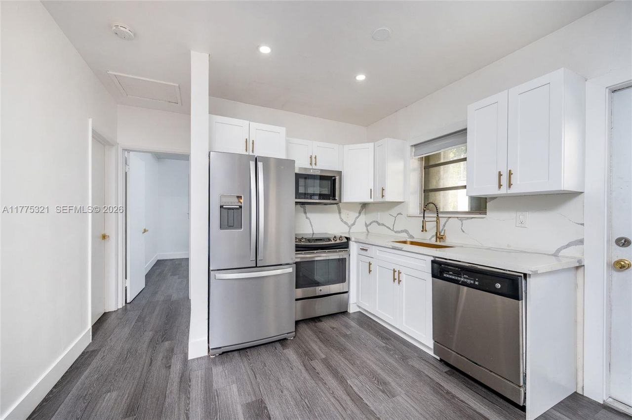 1704 S Le Jeune Rd, Coral Gables, FL 33134 Photo