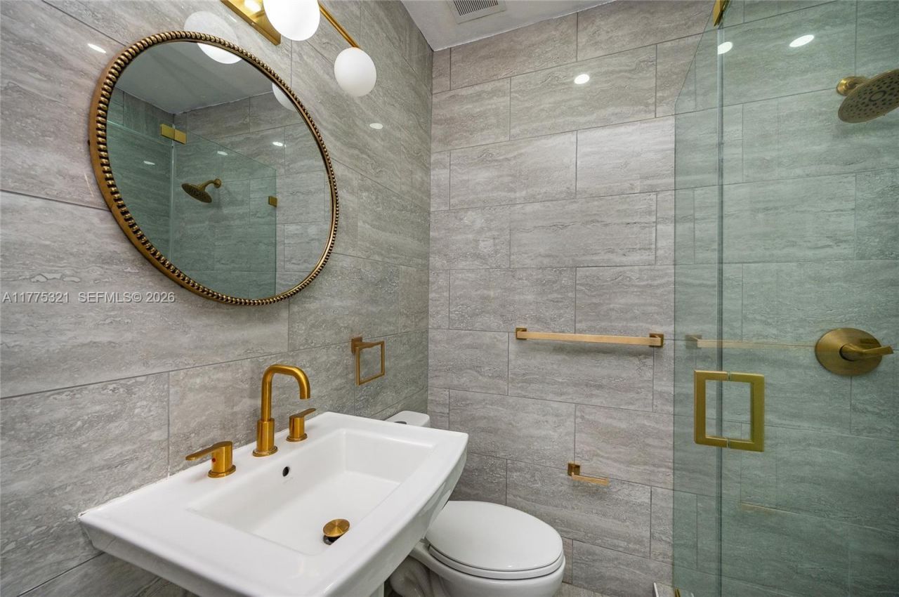 1704 S Le Jeune Rd, Coral Gables, FL 33134 Photo