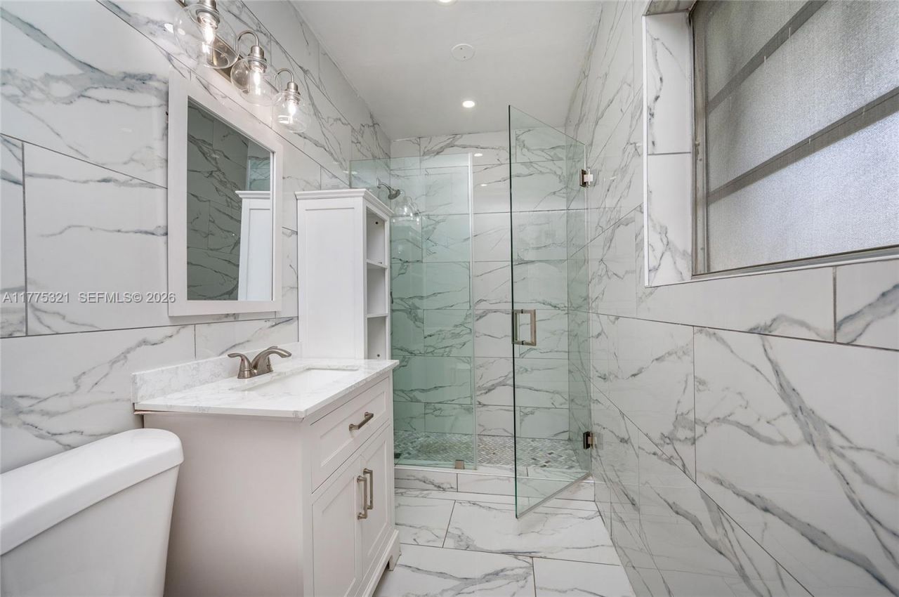 1704 S Le Jeune Rd, Coral Gables, FL 33134 Photo