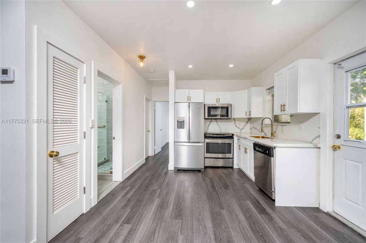 1704 S Le Jeune Rd, Coral Gables, FL 33134 Photo