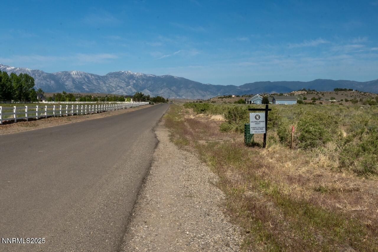 2340 Calle Hermosa, Gardnerville, NV 89410 Photo