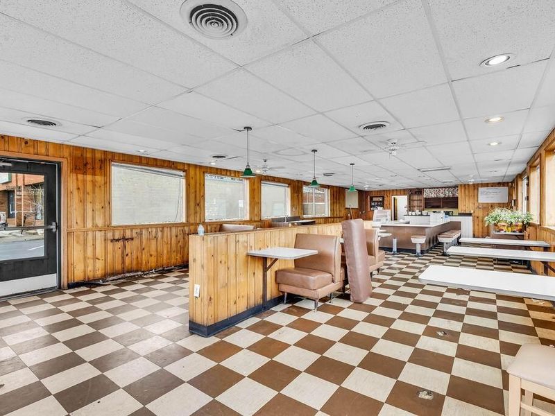 2924 E Main Street, Columbus, OH 43209 Photo 15