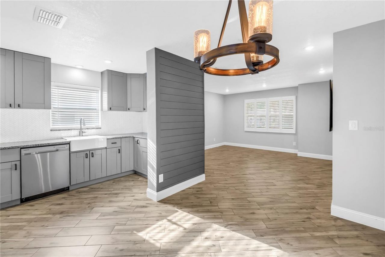 712 43rd Avenue N, Saint Petersburg, FL 33703 Photo