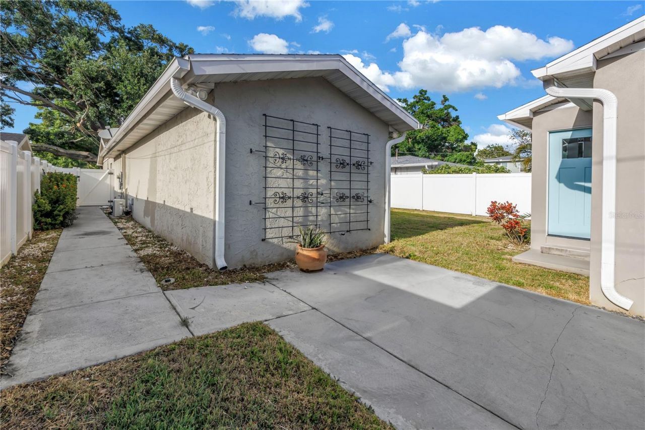 712 43rd Avenue N, Saint Petersburg, FL 33703 Photo