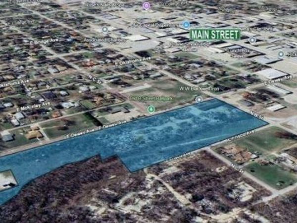 310 E Dewey Avenue, Blackwell, OK 74631