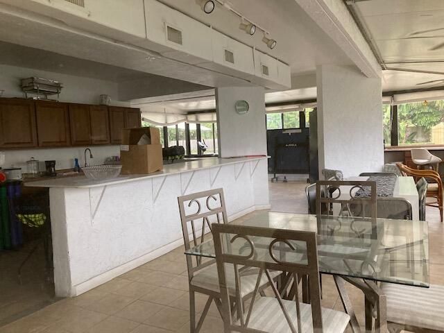 2820 Tennis Club Drive, Unit 401, West Palm Beach, FL 33417 Photo