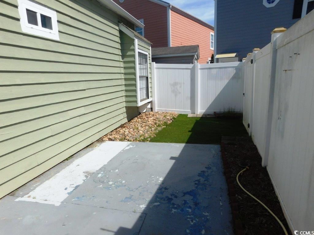 910 Emanon St. Photo 15