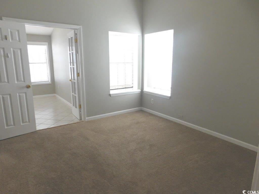 910 Emanon St. Photo 6