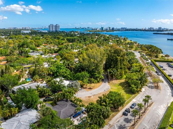 890 NE 70th St, Miami, FL 33138