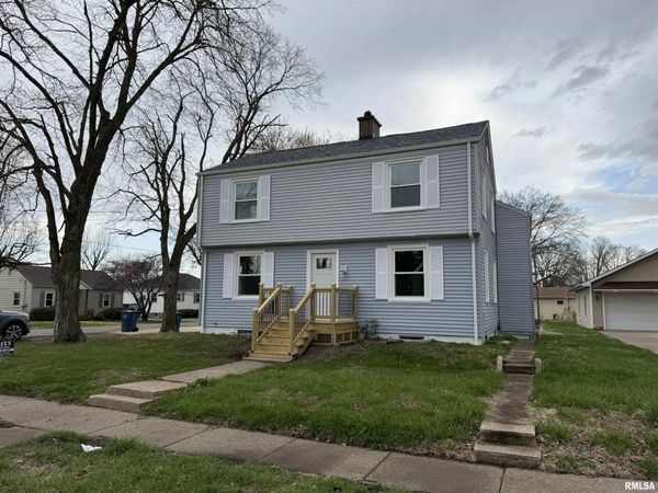 922 W ARCHER Avenue, Monmouth, IL 61462