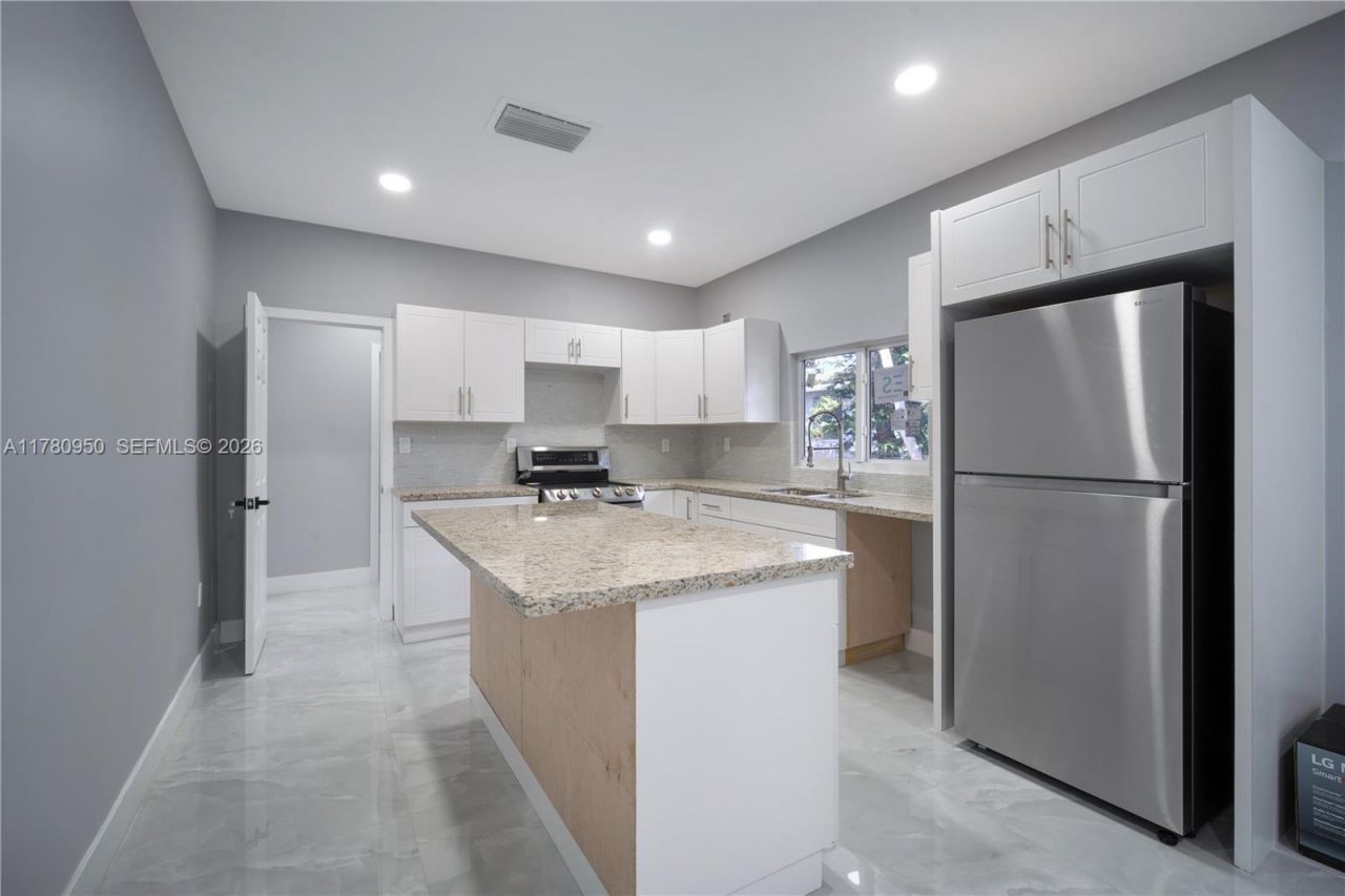 1114 SW 13th Ct, Miami, FL 33135 Photo