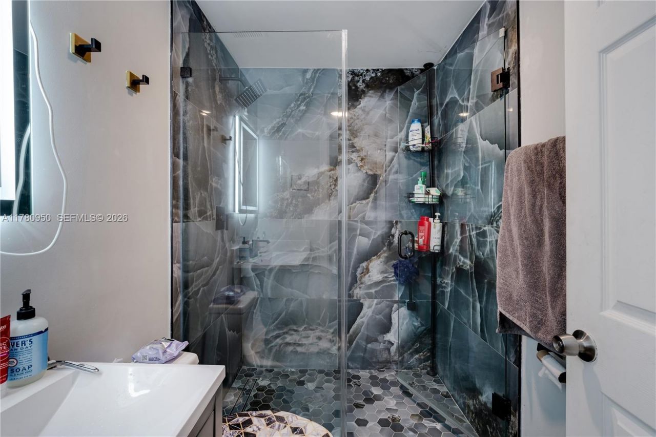 1114 SW 13th Ct, Miami, FL 33135 Photo