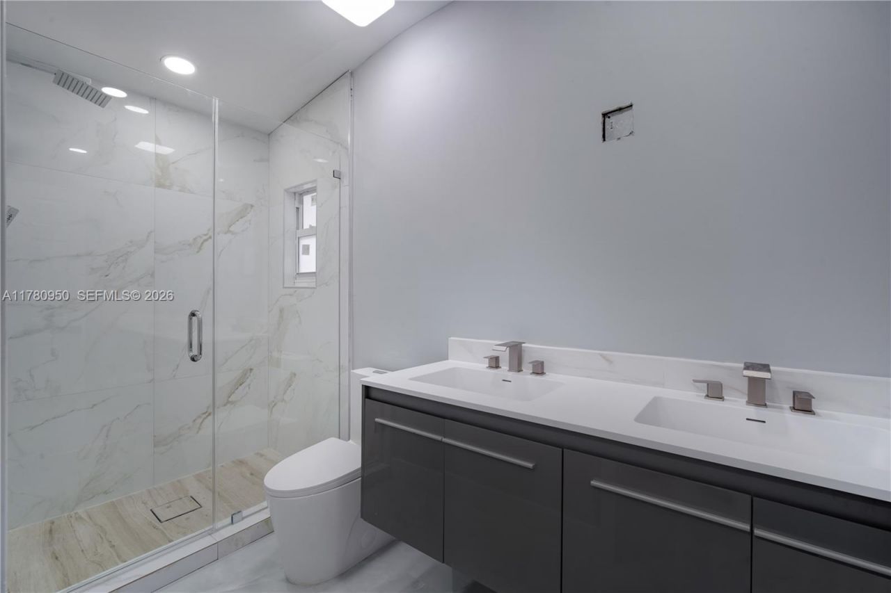 1114 SW 13th Ct, Miami, FL 33135 Photo