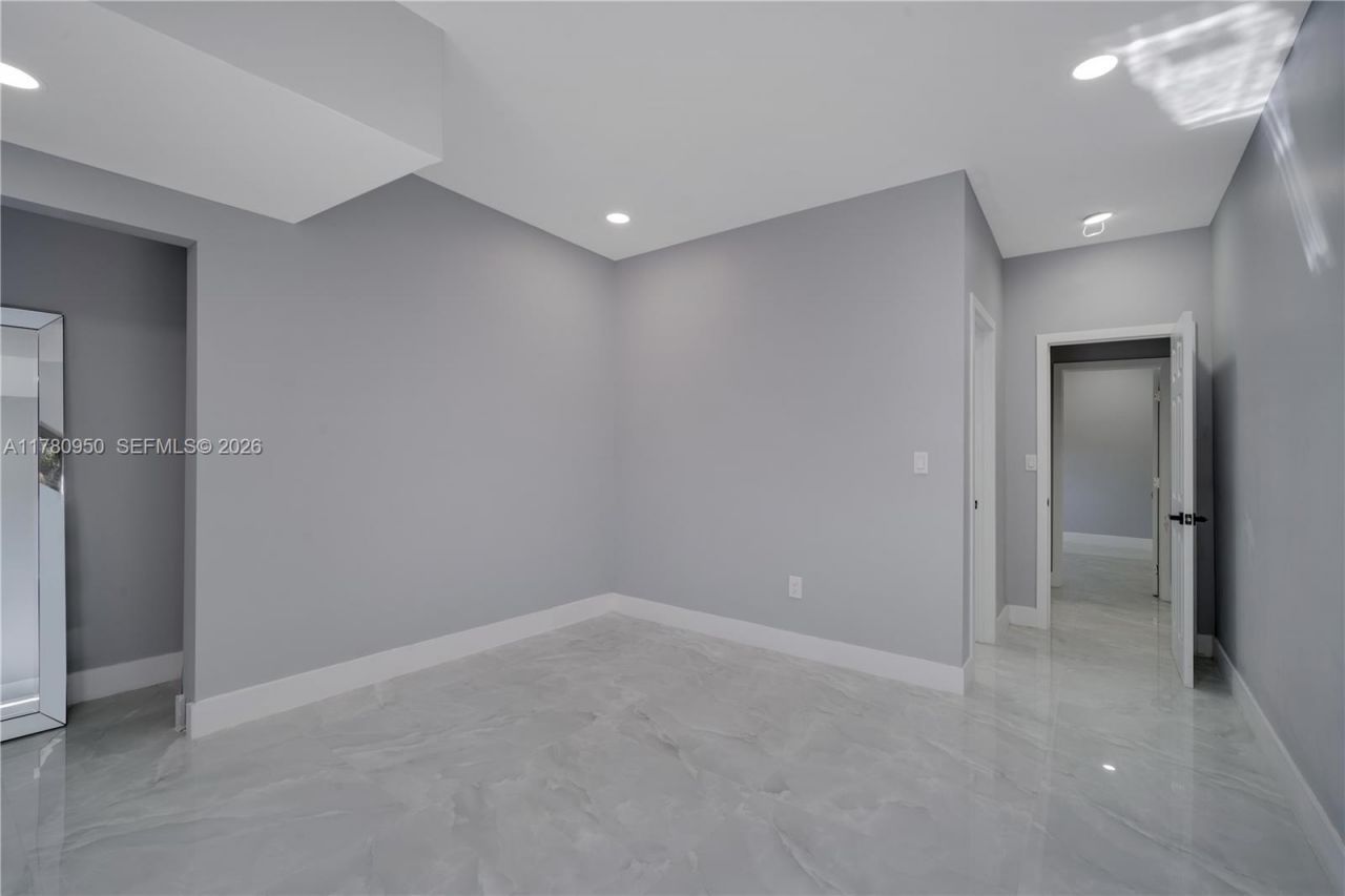 1114 SW 13th Ct, Miami, FL 33135 Photo