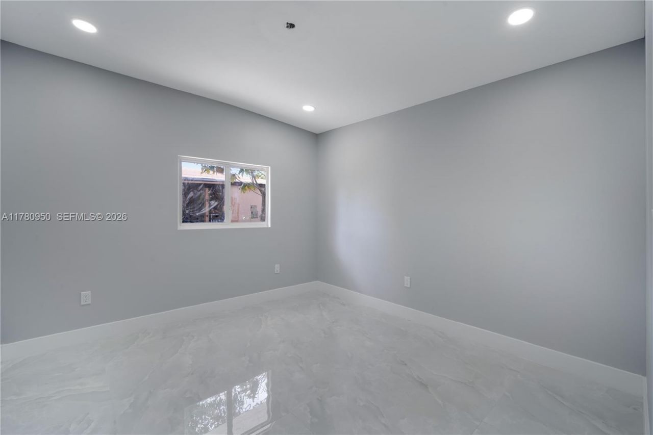 1114 SW 13th Ct, Miami, FL 33135 Photo