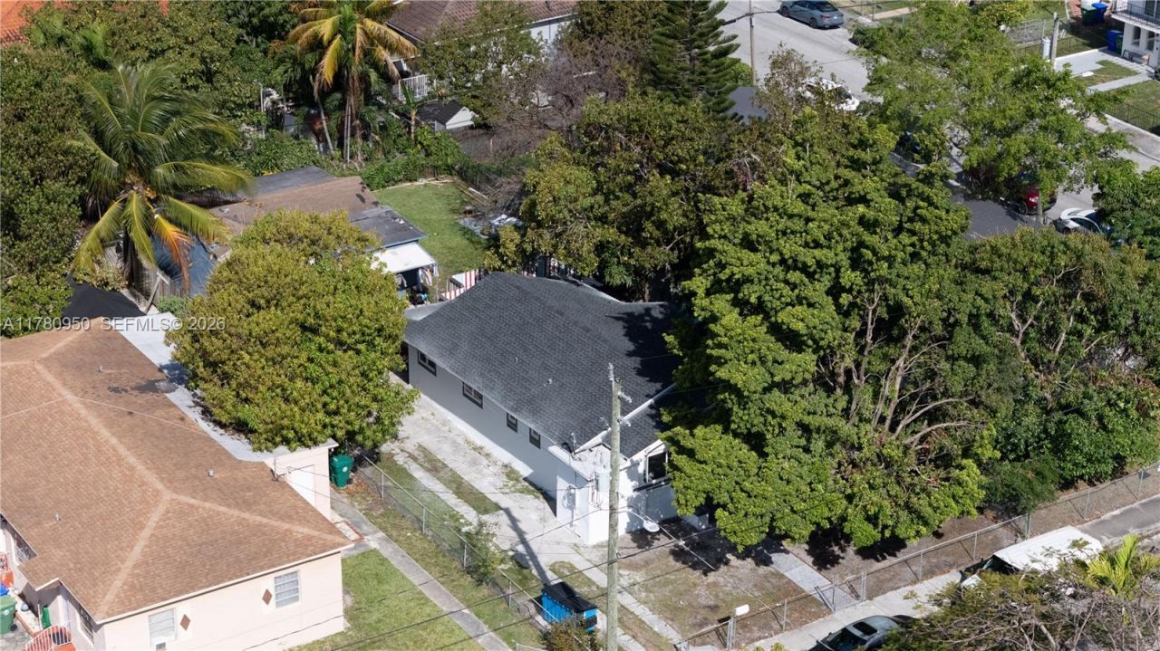 1114 SW 13th Ct, Miami, FL 33135 Photo