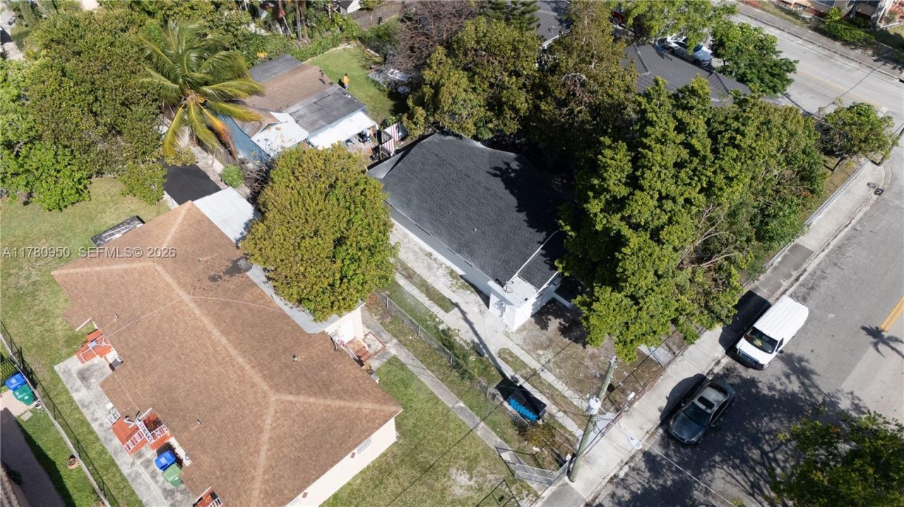 1114 SW 13th Ct, Miami, FL 33135 Photo