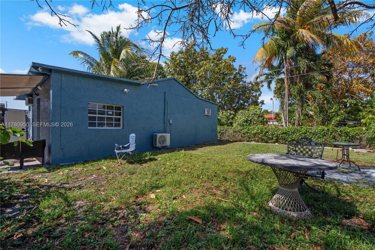 1114 SW 13th Ct, Miami, FL 33135 Photo