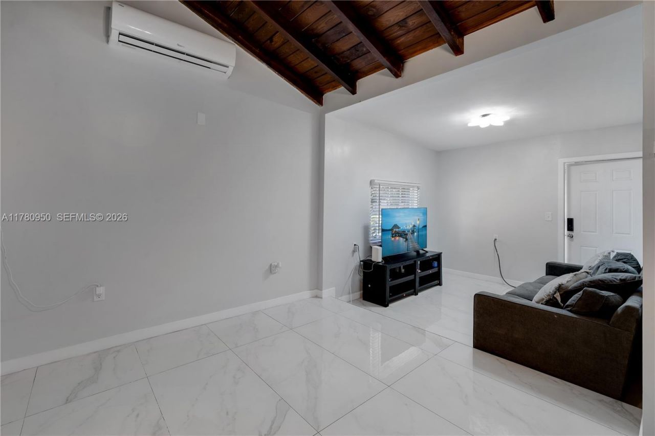 1114 SW 13th Ct, Miami, FL 33135 Photo