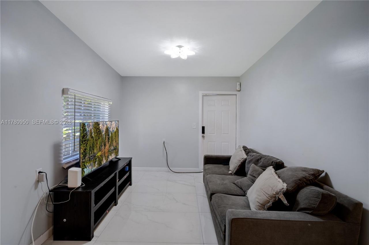 1114 SW 13th Ct, Miami, FL 33135 Photo