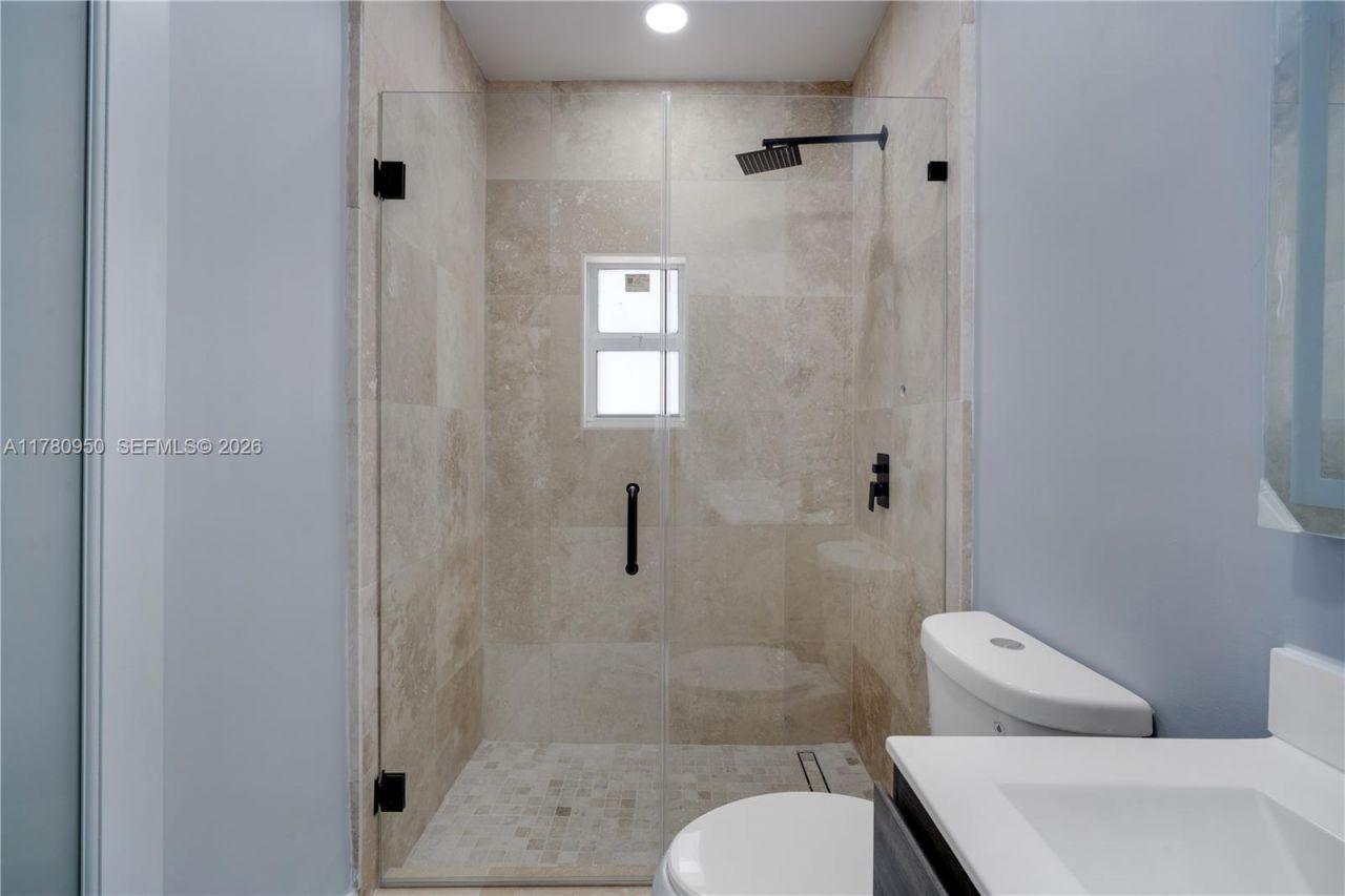 1114 SW 13th Ct, Miami, FL 33135 Photo