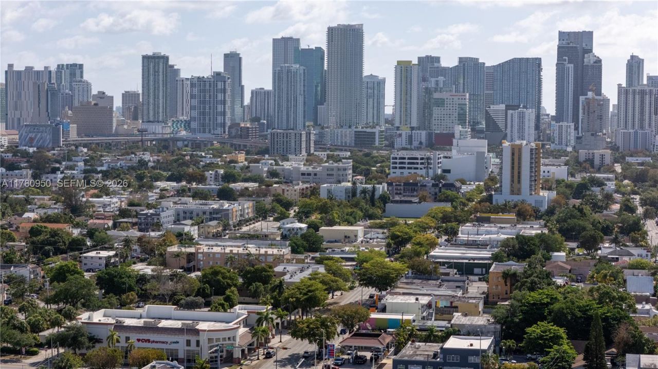 1114 SW 13th Ct, Miami, FL 33135 Photo