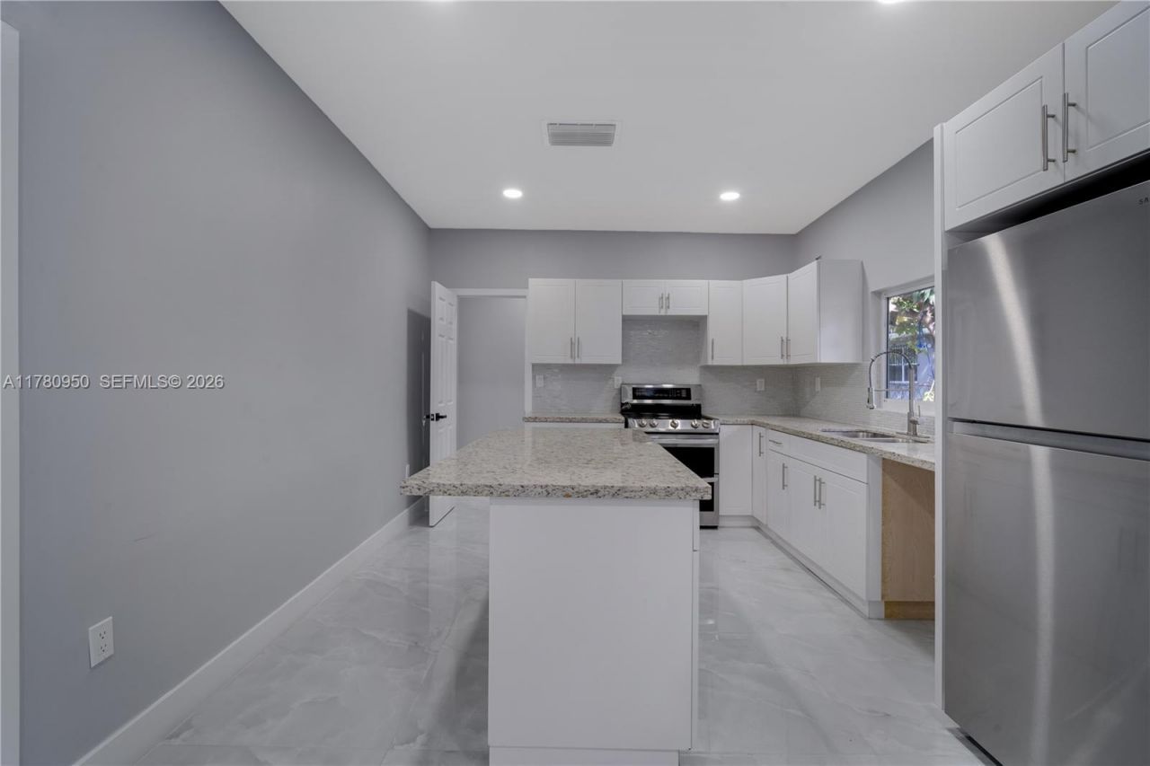 1114 SW 13th Ct, Miami, FL 33135 Photo