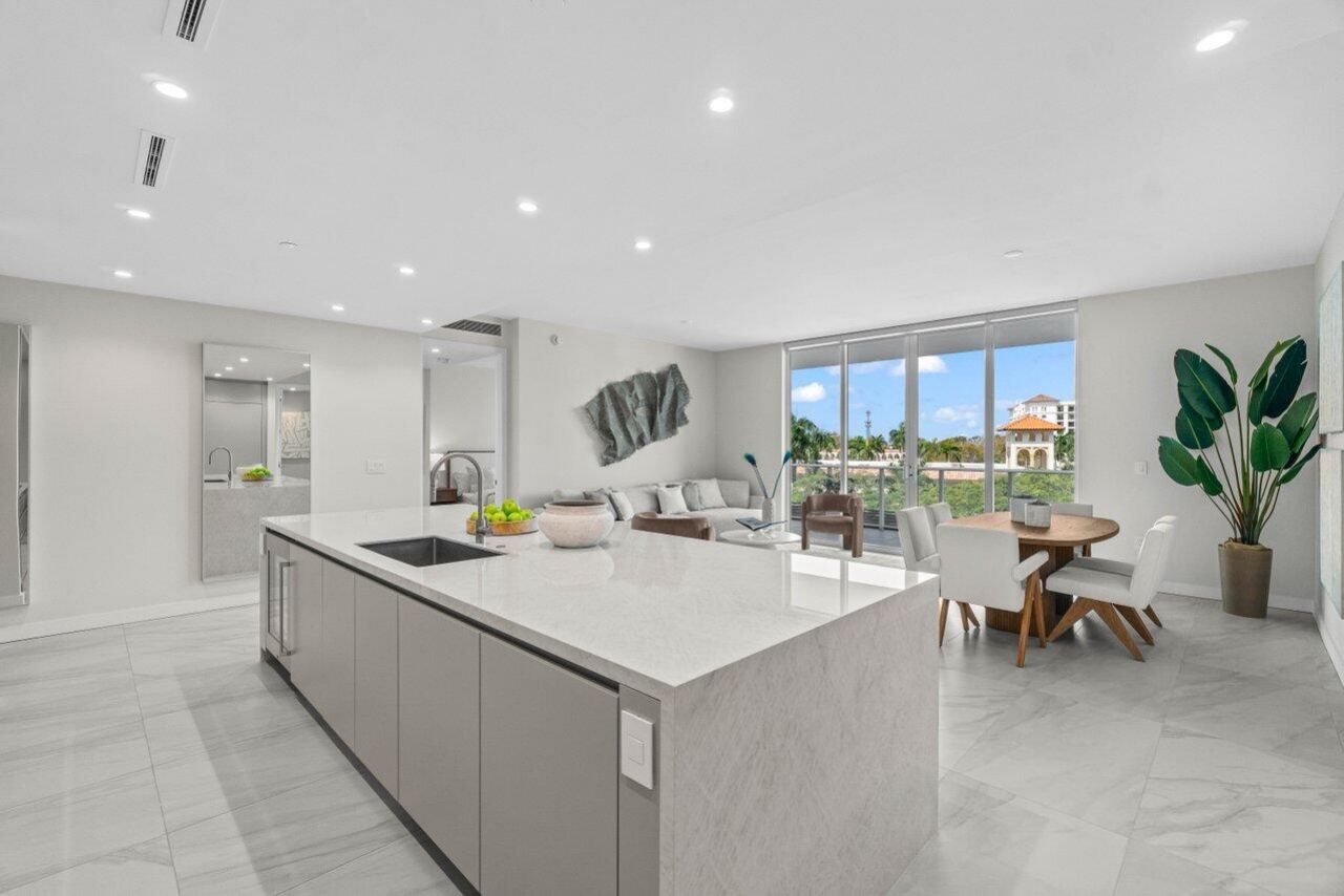 220 SE Mizner Boulevard, Unit 404, Boca Raton, FL 33432 Photo