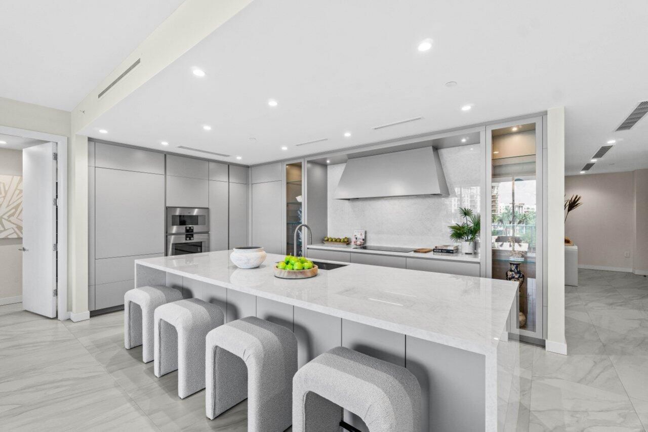 220 SE Mizner Boulevard, Unit 404, Boca Raton, FL 33432 Photo