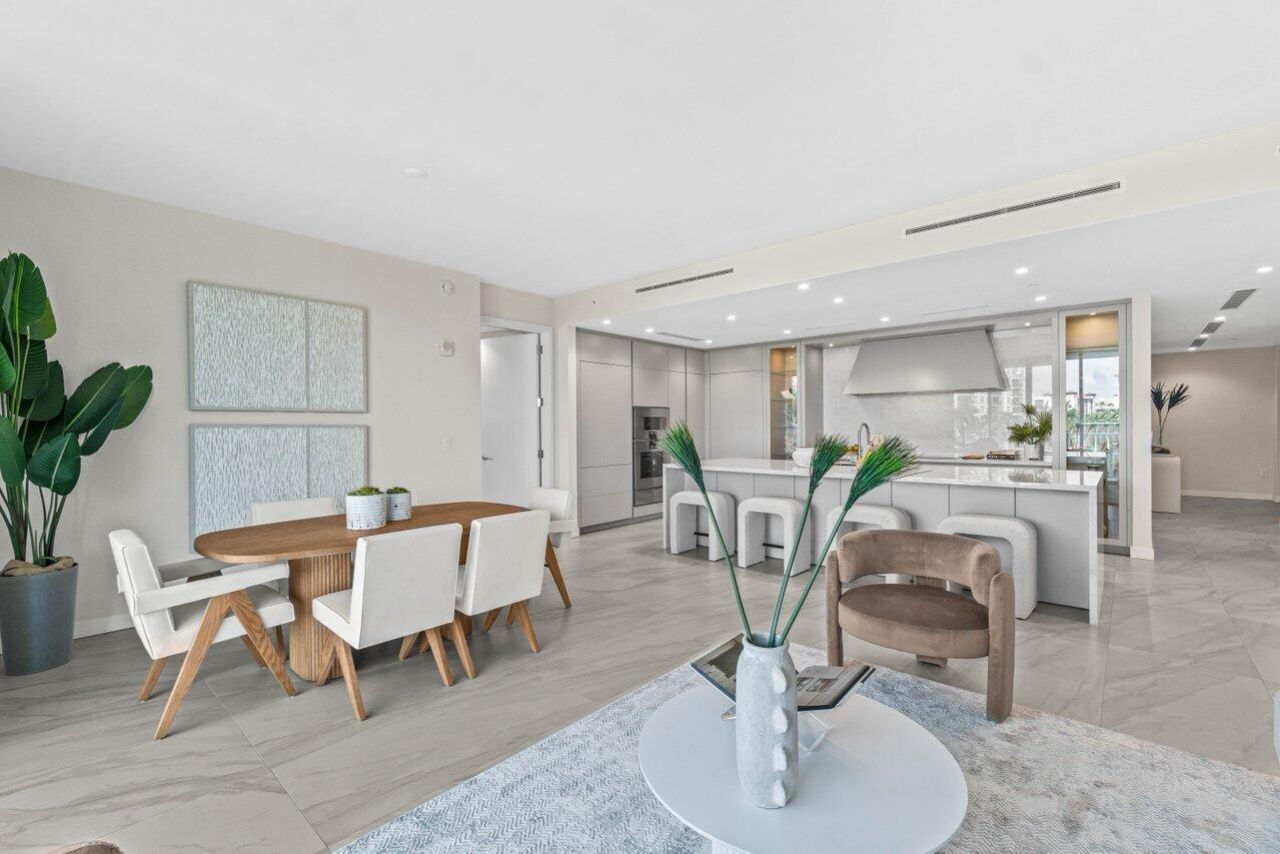 220 SE Mizner Boulevard, Unit 404, Boca Raton, FL 33432 Photo