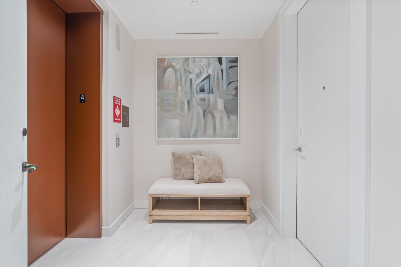 220 SE Mizner Boulevard, Unit 404, Boca Raton, FL 33432 Photo