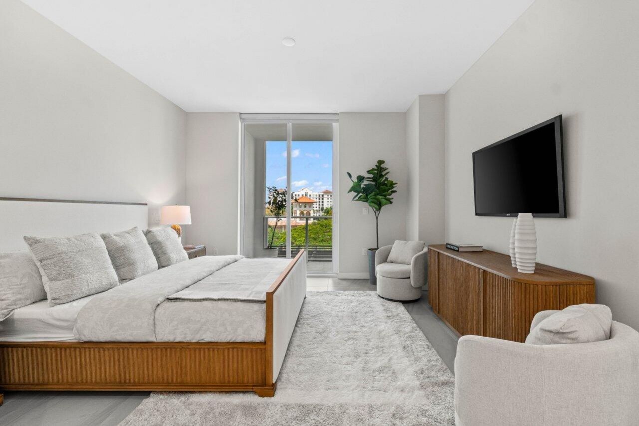 220 SE Mizner Boulevard, Unit 404, Boca Raton, FL 33432 Photo