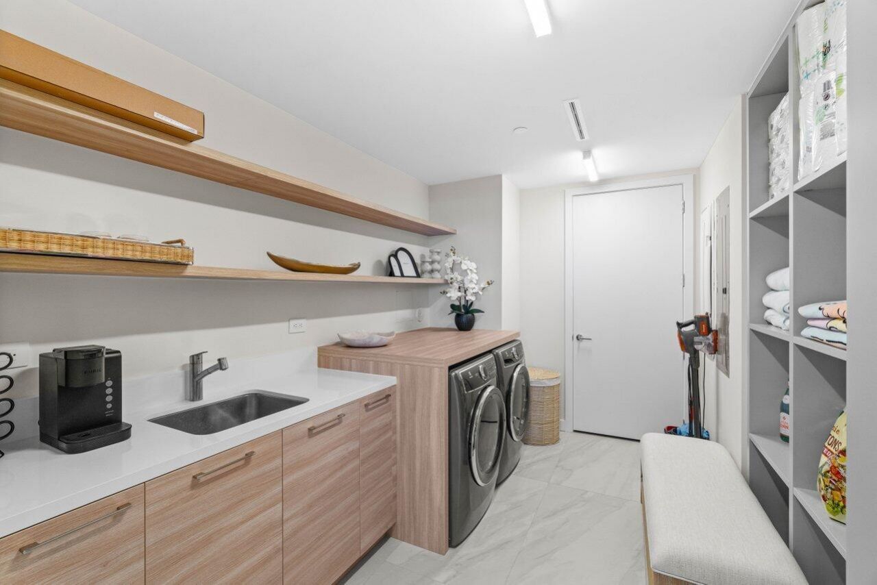 220 SE Mizner Boulevard, Unit 404, Boca Raton, FL 33432 Photo