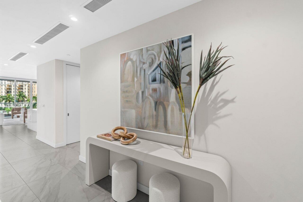 220 SE Mizner Boulevard, Unit 404, Boca Raton, FL 33432 Photo